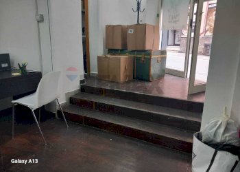 Ricezione / Lobby - Locale Commerciale Via Vittorio Emanuele III
 
3, Casalnuovo di Napoli - foto 2