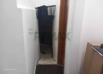 Hall / corridoio - Locale Commerciale Via Vittorio Emanuele III
 
3, Casalnuovo di Napoli - foto 5