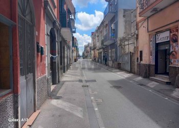 Edificio all\'aperto - Locale Commerciale Via Vittorio Emanuele III
 
3, Casalnuovo di Napoli - foto 9