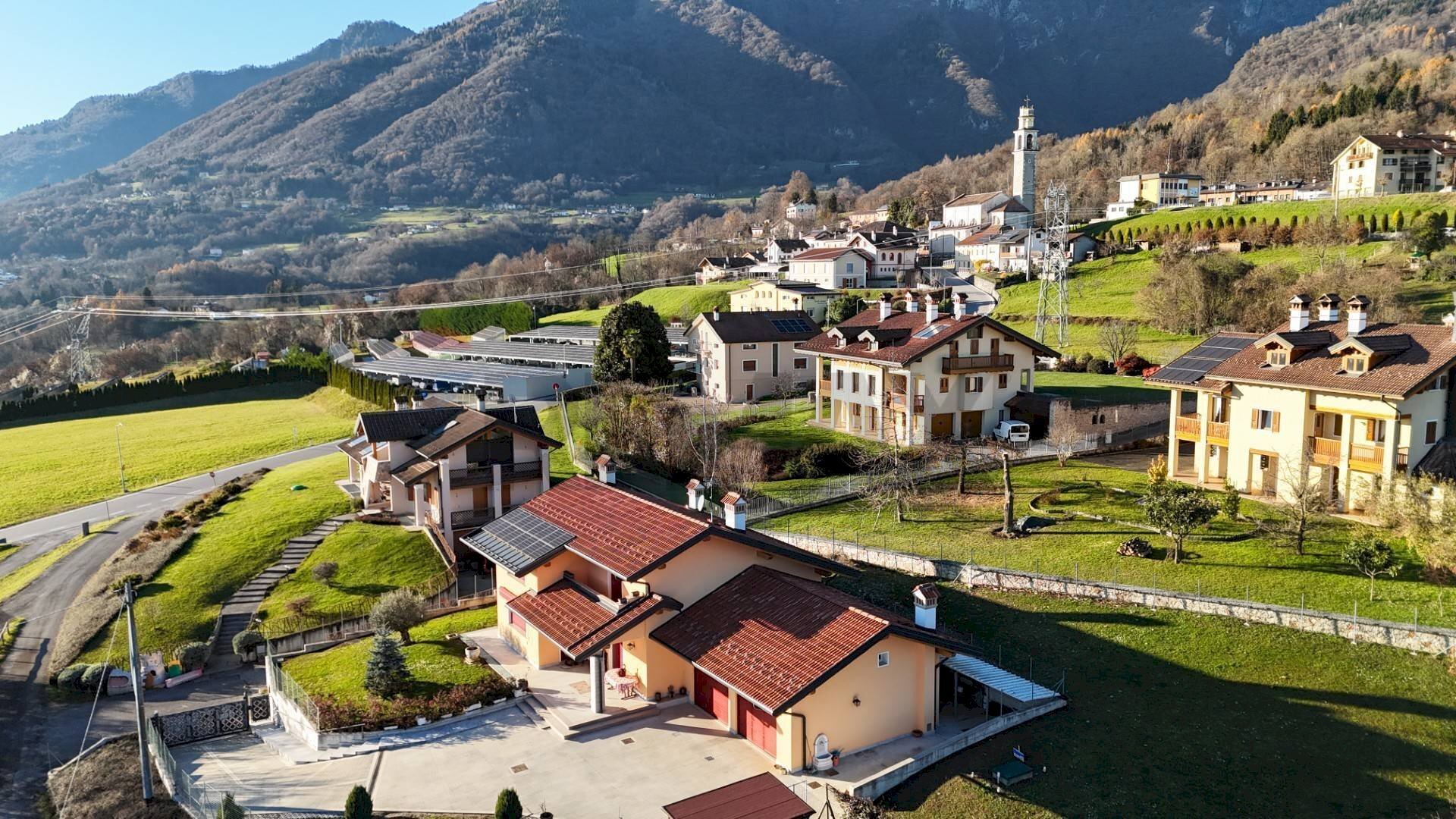 Vista delle montagne - Villa Via Dell'Emigrante
 
17/A, San Gregorio nelle Alpi - foto 2