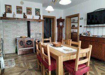 Sala da pranzo - Villa Via Dell'Emigrante
 
17/A, San Gregorio nelle Alpi - foto 7