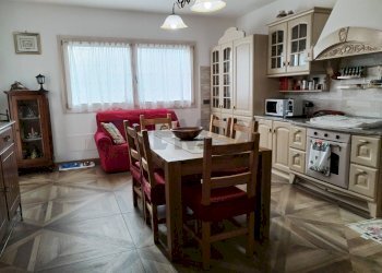 Sala da pranzo - Villa Via Dell'Emigrante
 
17/A, San Gregorio nelle Alpi - foto 8