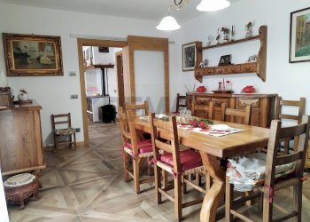 Sala da pranzo - Villa Via Dell'Emigrante
 
17/A, San Gregorio nelle Alpi - foto 13