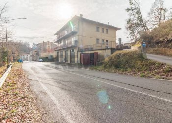 Edificio all\'aperto - Quadrilocale Via Mario Luzi
 
112, Semproniano - foto 5