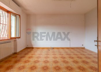 Stanza vuota - Quadrilocale Via Mario Luzi
 
112, Semproniano - foto 14