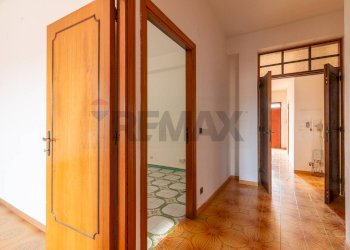 Hall / corridoio - Quadrilocale Via Mario Luzi
 
112, Semproniano - foto 27