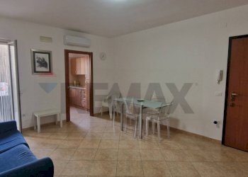 Sala da pranzo - Trilocale Via Mauro del Giudice
 
1, Vieste - foto 3