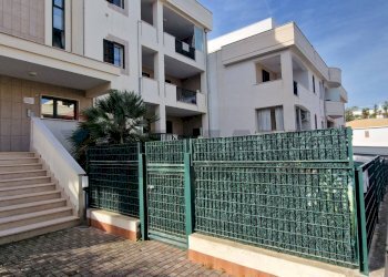 Edificio all\'aperto - Trilocale Via Mauro del Giudice
 
1, Vieste - foto 21