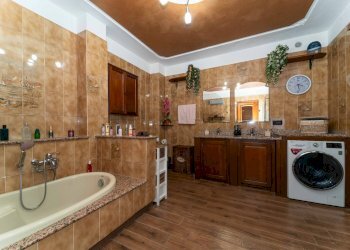 Foto 27 - Appartamento strada Nizza
 
8, La Loggia - foto 27