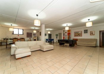 Foto 37 - Appartamento strada Nizza
 
8, La Loggia - foto 37