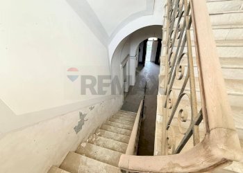 Scale - Villa Via Emilio Scaglione
 
325, Napoli - foto 10