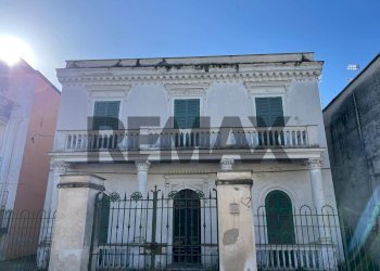 Edificio all\'aperto - Villa Via Emilio Scaglione
325, Napoli - photo 1