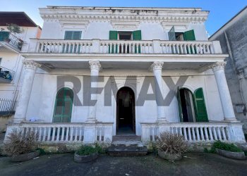 Edificio all\'aperto - Villa Via Emilio Scaglione
325, Napoli - photo 4