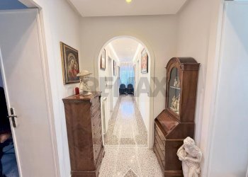 Hall / corridoio - Quadrilocale Via Nuova San Rocco
 
129, Napoli - foto 3