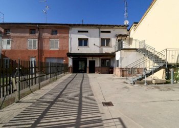 Edificio all\'aperto - Quadrilocale Boretto - foto 1