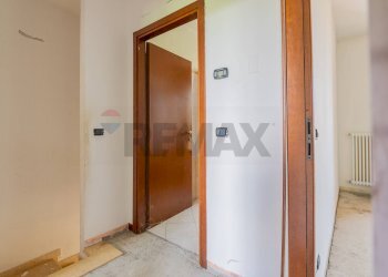 Hall / corridoio - Quadrilocale Poviglio - foto 25