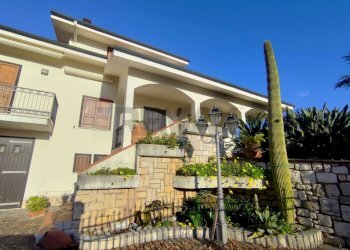 Casa all\'aperto - Villa Via Francesco Baracca
 
74, Santi Cosma e Damiano - foto 3