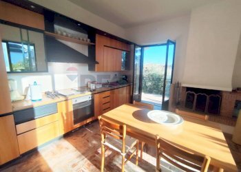 Cucina - Villa Via Francesco Baracca
 
74, Santi Cosma e Damiano - foto 8