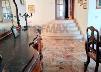 Scale - Villa Via Francesco Baracca
 
74, Santi Cosma e Damiano - foto 9