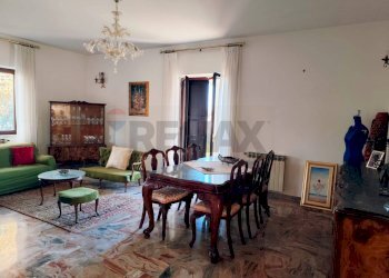 Sala da pranzo - Villa Via Francesco Baracca
 
74, Santi Cosma e Damiano - foto 10