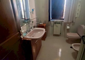 Bagno - Villa Via Francesco Baracca
 
74, Santi Cosma e Damiano - foto 13