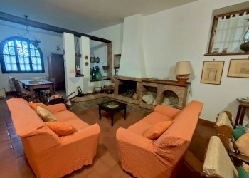 Soggiorno - Villa Via Francesco Baracca
 
74, Santi Cosma e Damiano - foto 25