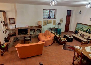 Soggiorno - Villa Via Francesco Baracca
 
74, Santi Cosma e Damiano - foto 27