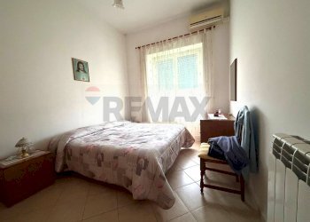 Camera / camera da letto - Three-room apartment Minturno - photo 8