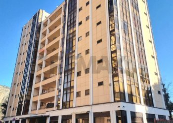 Edificio all\'aperto - Two-room apartment Via Caduti Senza Croce
 
10, Palermo - photo 1