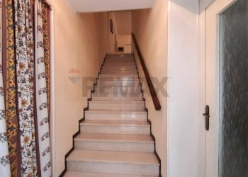 Scale - Semi-detached Villa CON ATTICO - Via Roma
 
77/A, Vittorio Veneto - photo 8