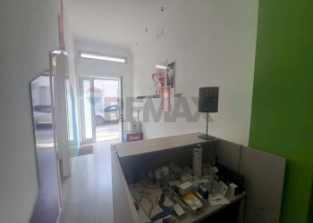 Hall / corridoio - Commercial Premises Via Mascagni
 
33, San Vito dei Normanni - photo 17