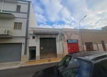 Edificio all\'aperto - Locale Commerciale Via Massimo d'Azeglio
 
32, San Vito dei Normanni - foto 1