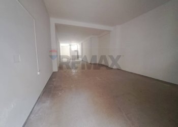 Stanza vuota - Locale Commerciale Via Massimo d'Azeglio
 
32, San Vito dei Normanni - foto 2