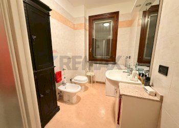 Bagno - Bilocale via Cesare Battisti
 
39, Melegnano - foto 16