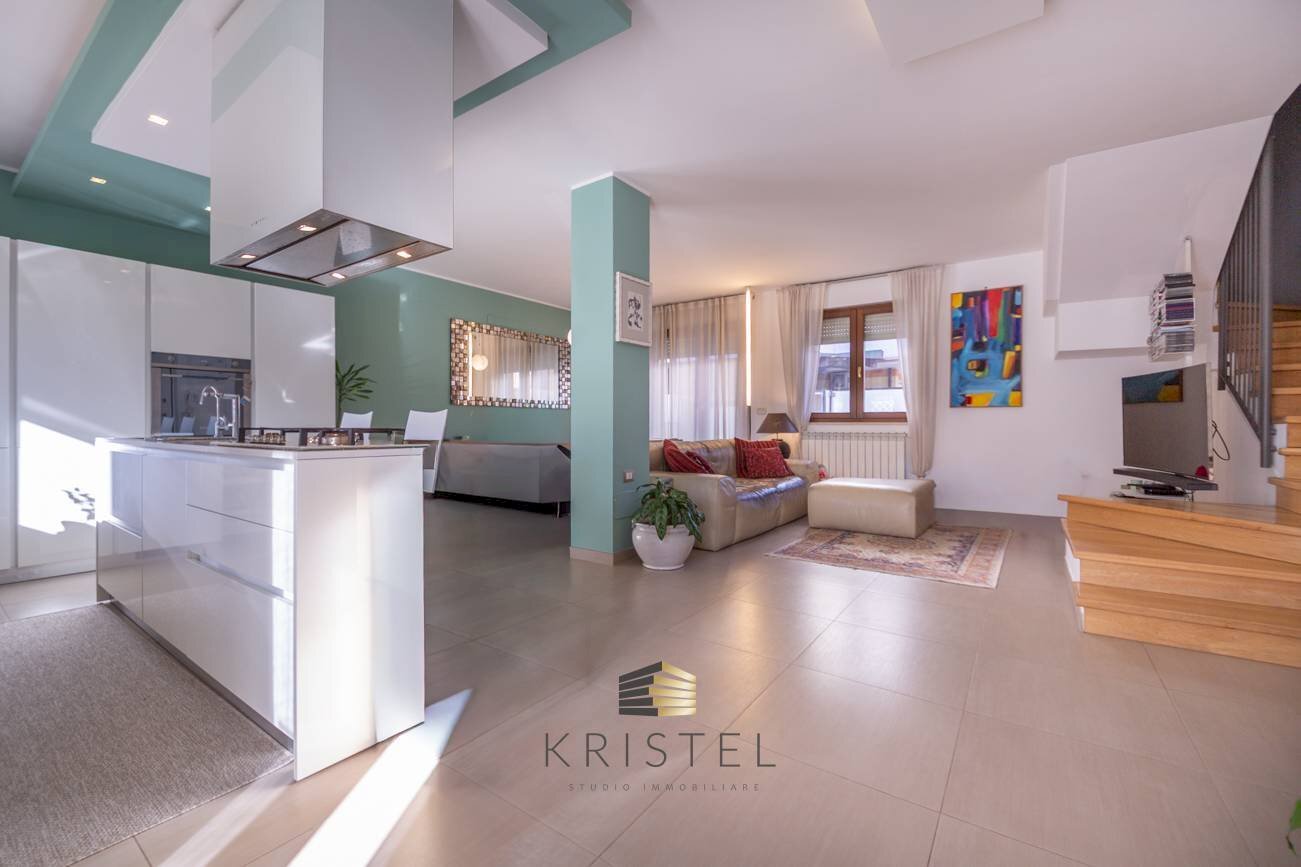 Foto 1 - Semi-detached Villa VIA PASQUALE CELOMMI
 
9 / 8, Pescara - photo 1