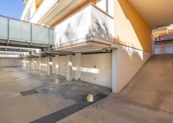 Foto 35 - Villa Bifamiliare VIA PASQUALE CELOMMI
 
9 / 8, Pescara - foto 35