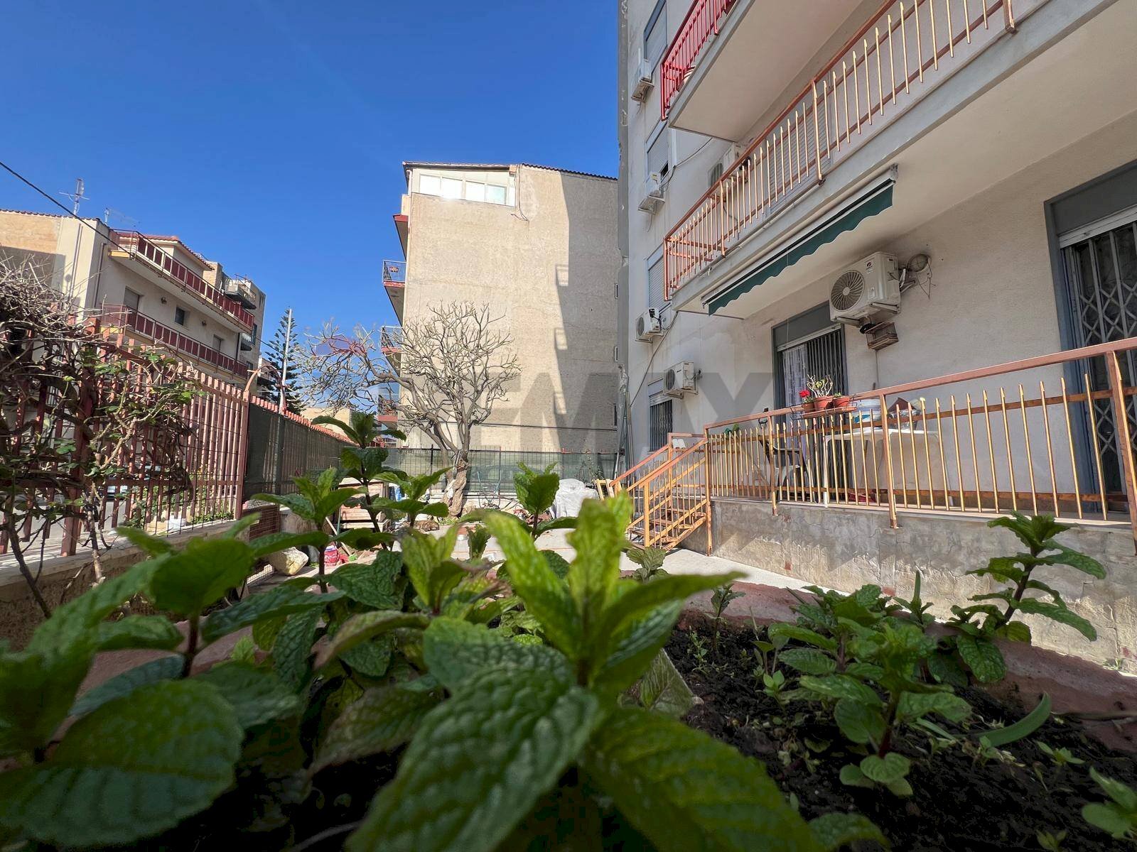 Edificio all\'aperto - Quadrilocale Via Conte Federico
 
198, Palermo - foto 1