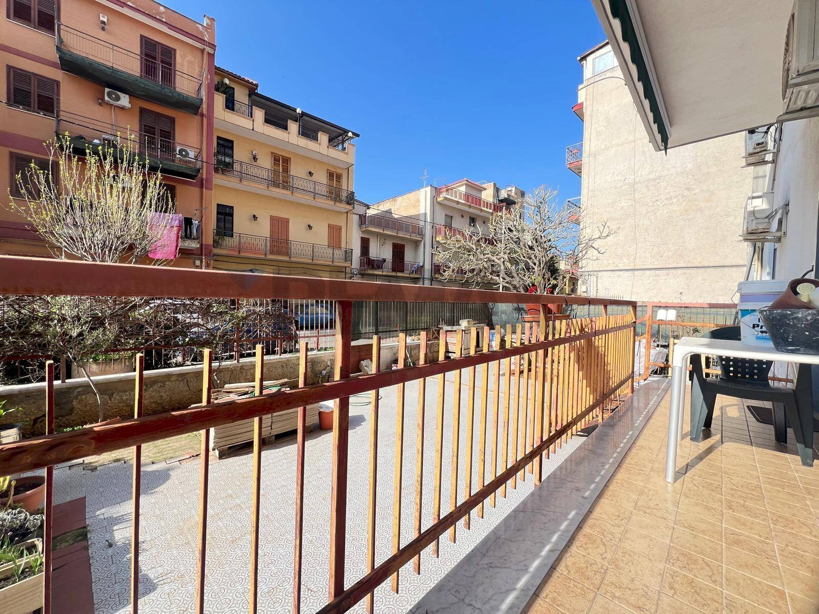 Balcone - Quadrilocale Via Conte Federico
 
198, Palermo - foto 3