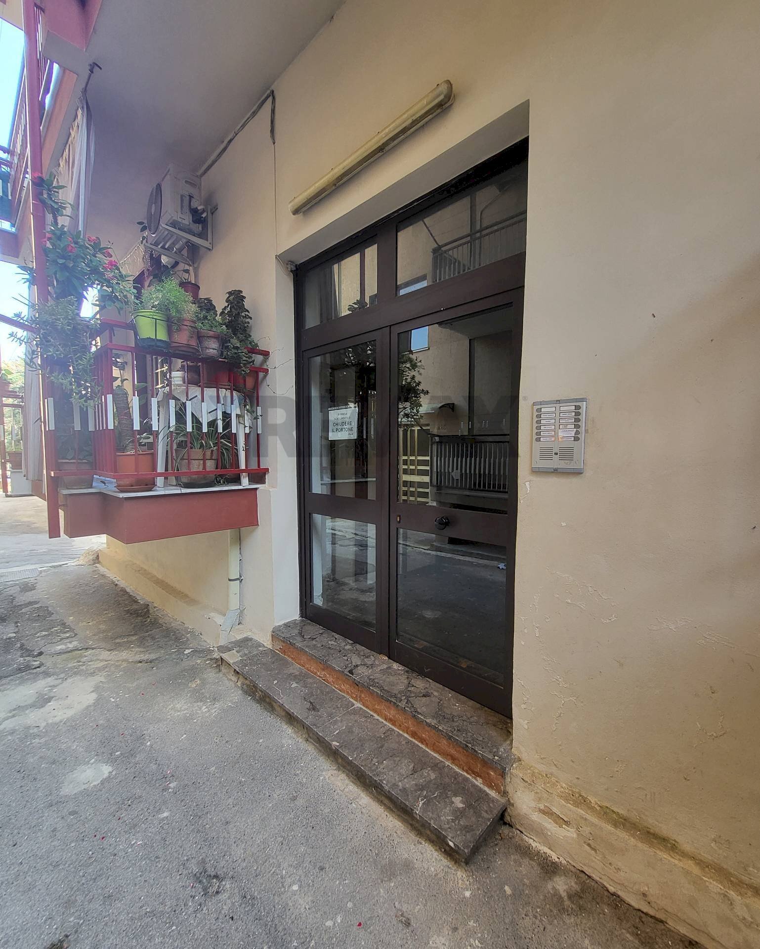 Edificio all\'aperto - Trilocale Via San Isidoro
39/a, Palermo - foto 3