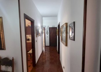 Hall / corridoio - Trilocale Via San Isidoro
 
39/a, Palermo - foto 22