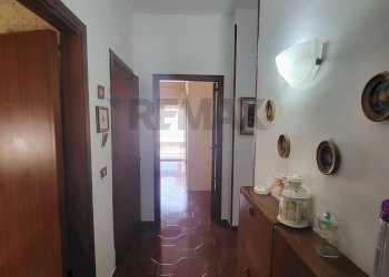 Hall / corridoio - Trilocale Via San Isidoro
 
39/a, Palermo - foto 42