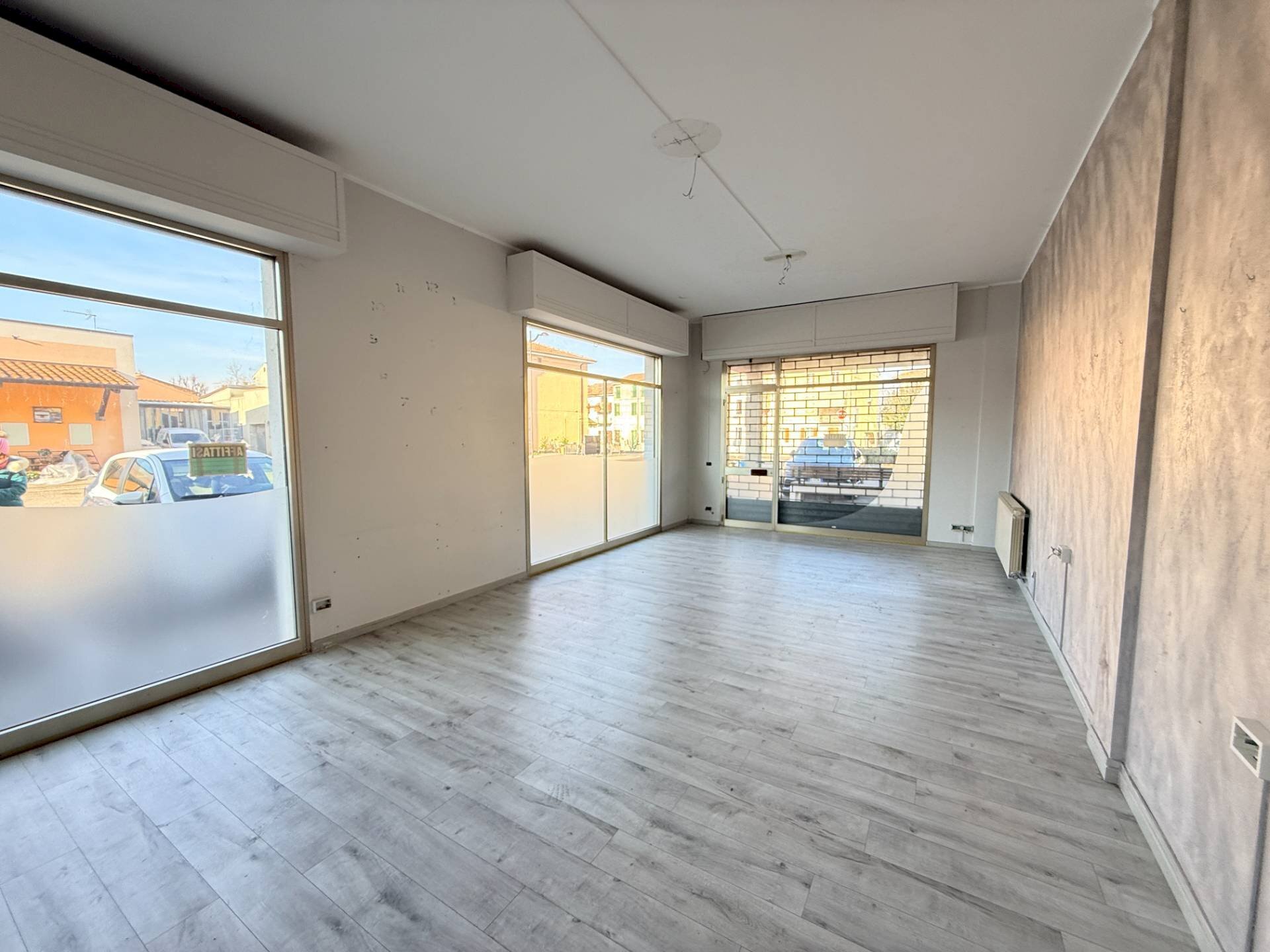 Foto 1 - Commercial Activity Magnacavallo - photo 1