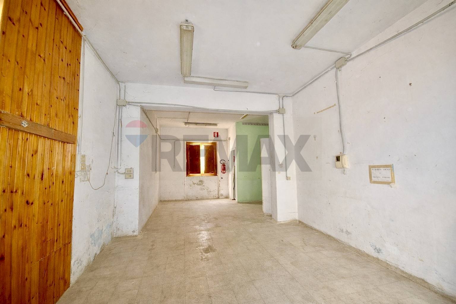 Parcheggio - Locale Commerciale via roma
 
79, Loreto Aprutino - foto 2