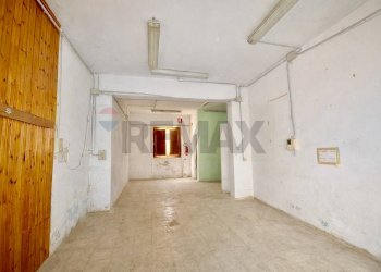 Parcheggio - Locale Commerciale via roma
 
79, Loreto Aprutino - foto 2