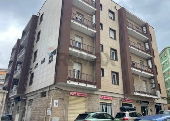 Edificio all\'aperto - Laboratorio Sassari - foto 1