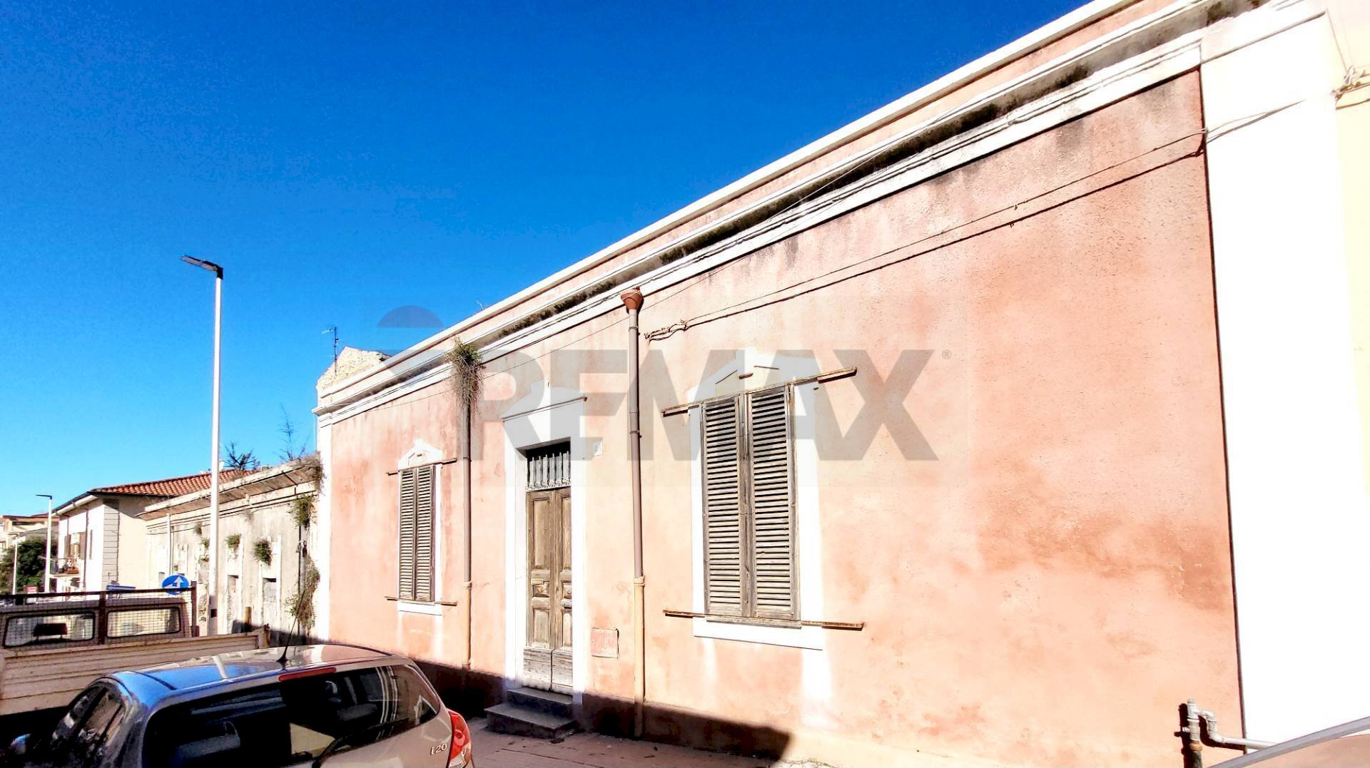Edificio all\'aperto - Semi-detached house Via Pietro Micca
 
48, Sassari - photo 1