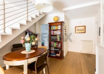 Sala da pranzo - Villa Bifamiliare Via Andrea Cordedda
 
13, Sassari - foto 2