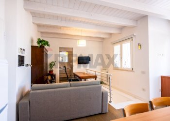 Sala da pranzo - Villa Bifamiliare Via Andrea Cordedda
 
13, Sassari - foto 22