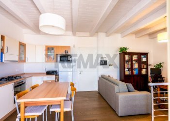 Sala da pranzo - Villa Bifamiliare Via Andrea Cordedda
 
13, Sassari - foto 23