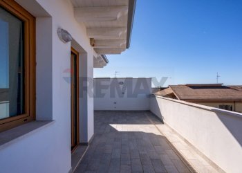 Terrazza - Villa Bifamiliare Via Andrea Cordedda
 
13, Sassari - foto 31